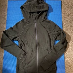 LULULEMON Scuba Hoodie in Army Green, never worn